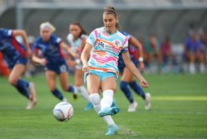 Alex Morgan takes a penalty for San Diego Wave in her farewell game