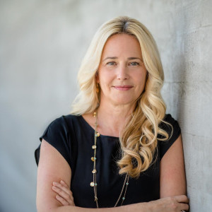Lorna Borenstein_SocialCapital