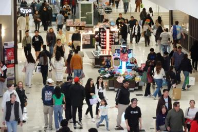 US retail sales rose more than expected in December by 0.6 percent from the prior month, Commerce Department data showed